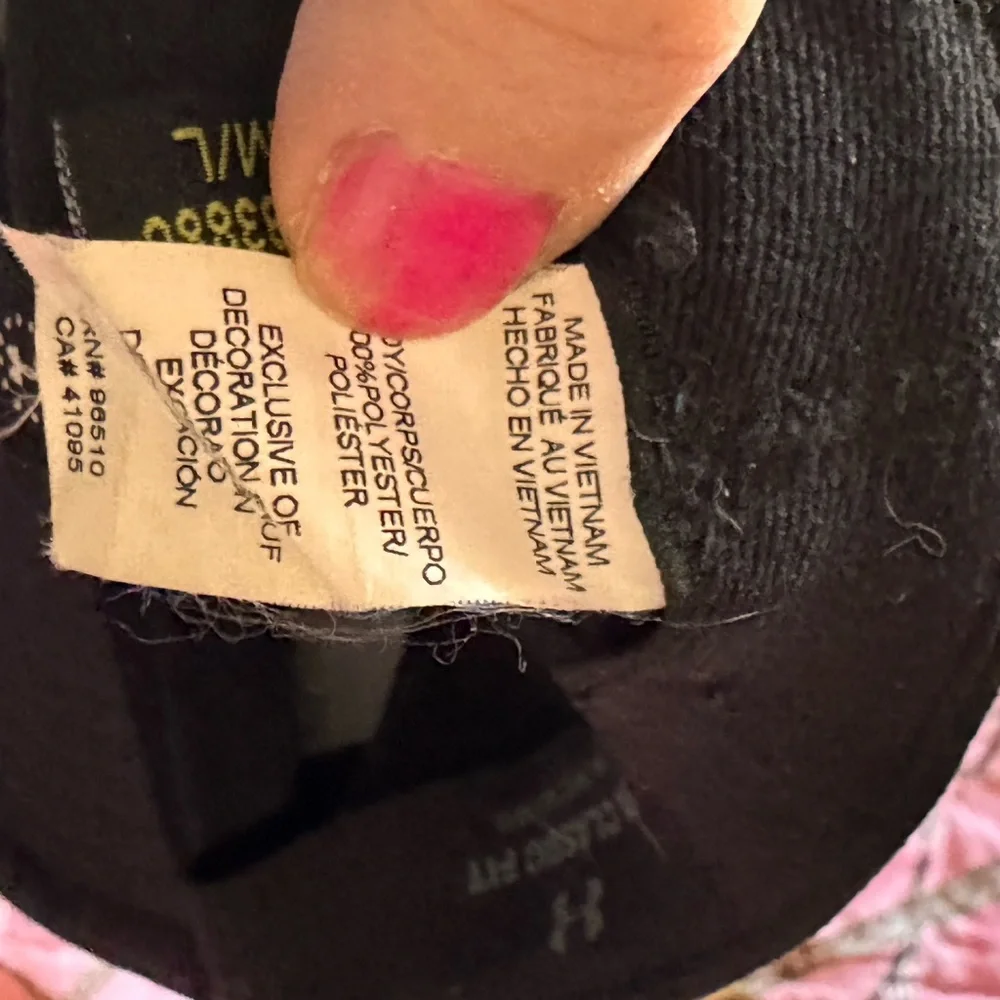 Under Armour Navy Baseball Cap with American Flag Logo - Picture 3 of 3